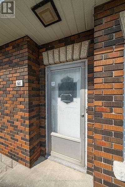 61 FRANCIS STREET E — photo 4