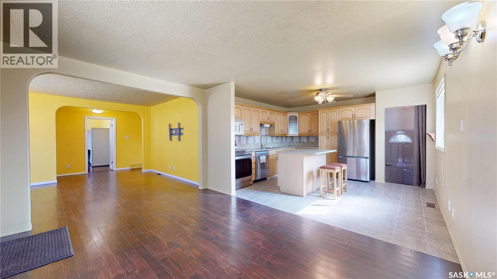 1575 LACON STREET — photo 3