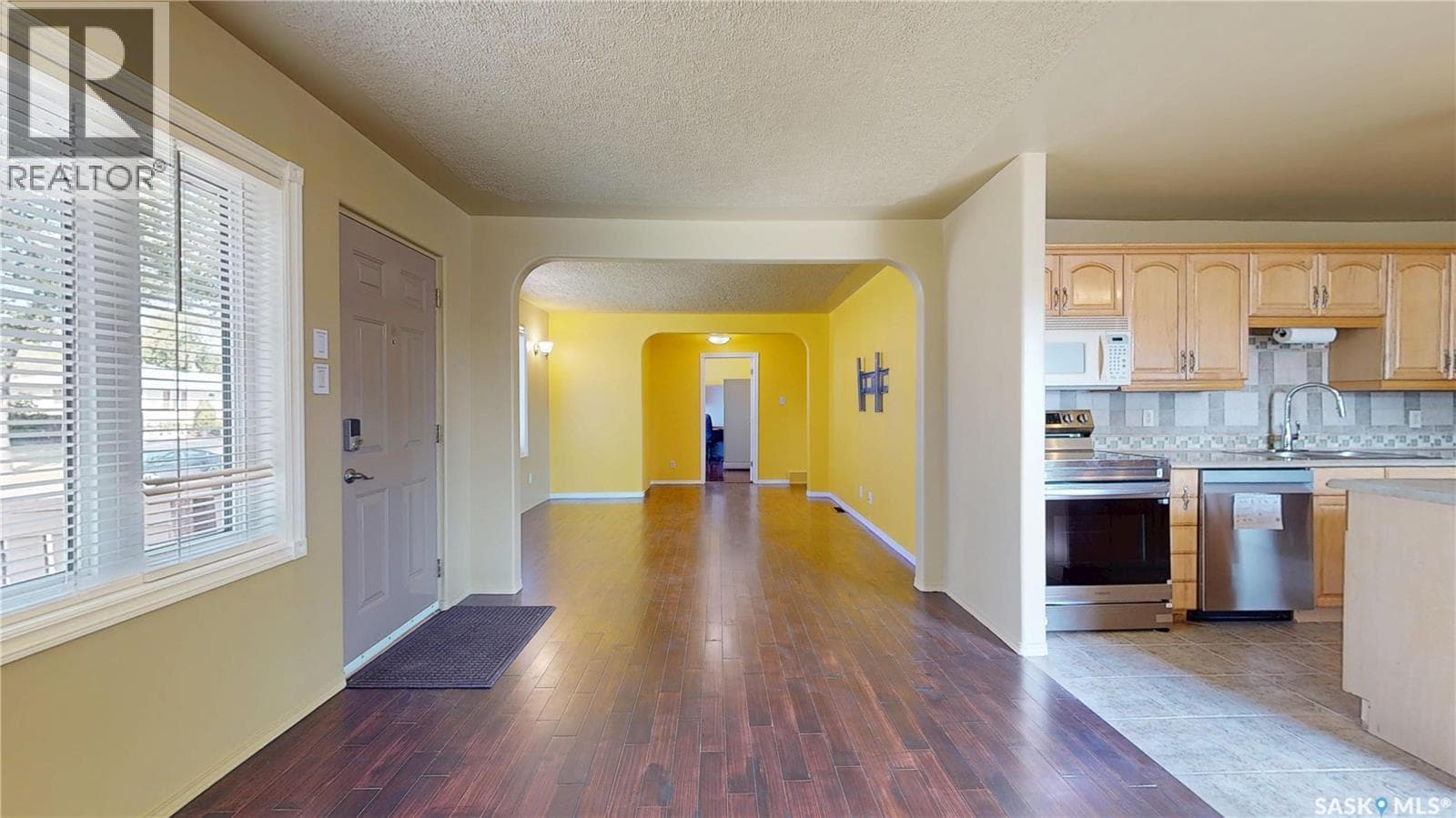 1575 LACON STREET — photo 4