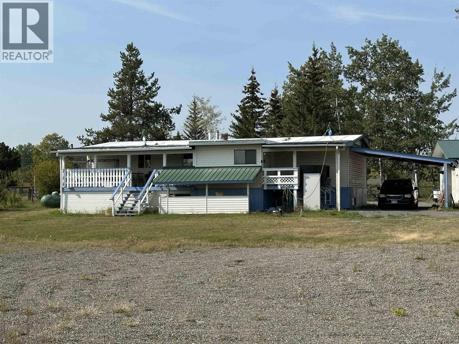 1740 S CARIBOO 97 HIGHWAY — photo 2