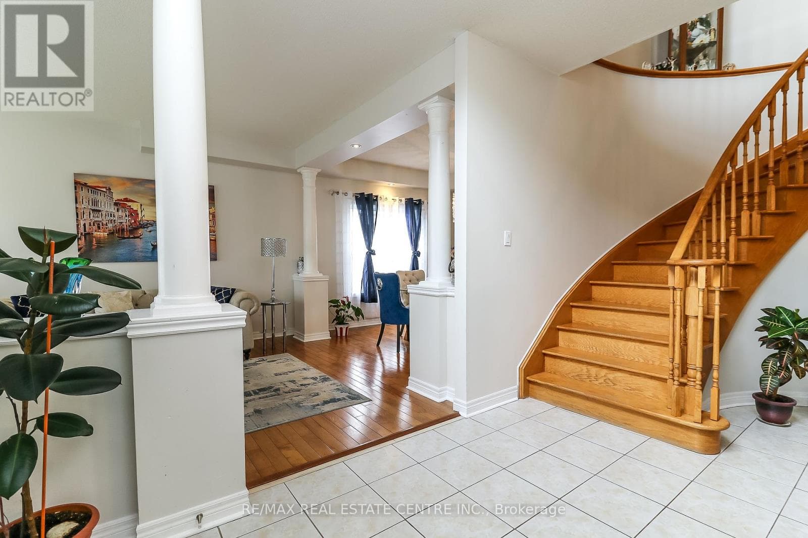 1 SANDRINGHAM DRIVE, Toronto — photo 4