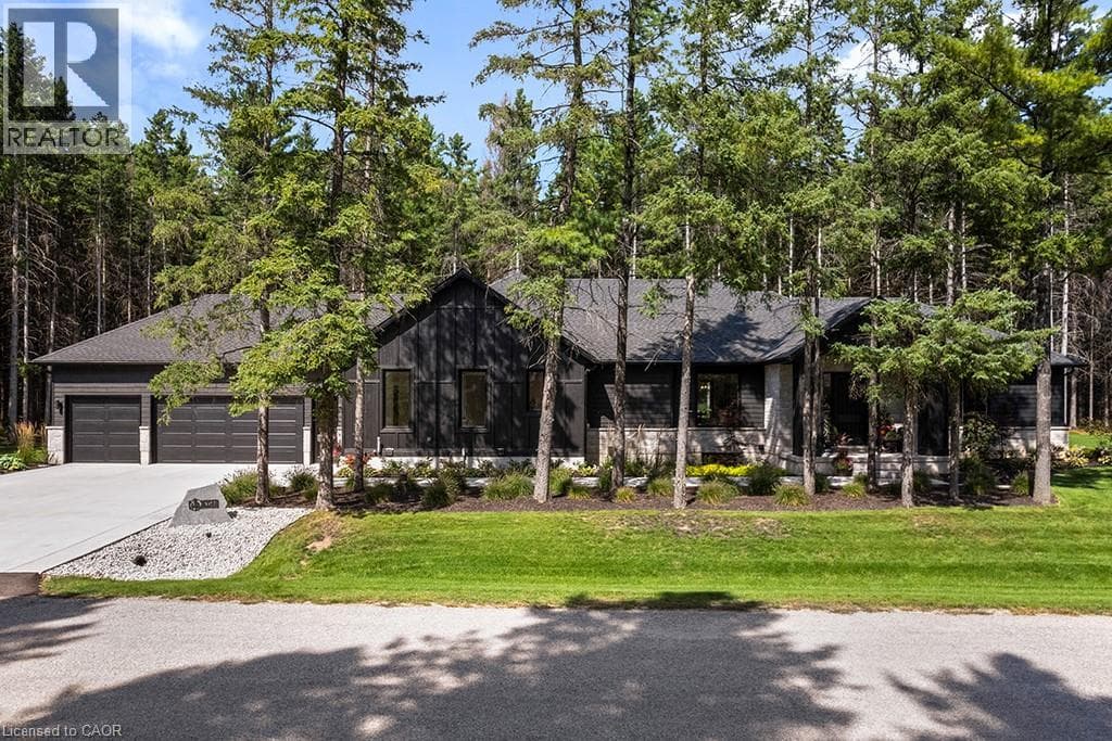 107 LOUISE CREEK Crescent in 