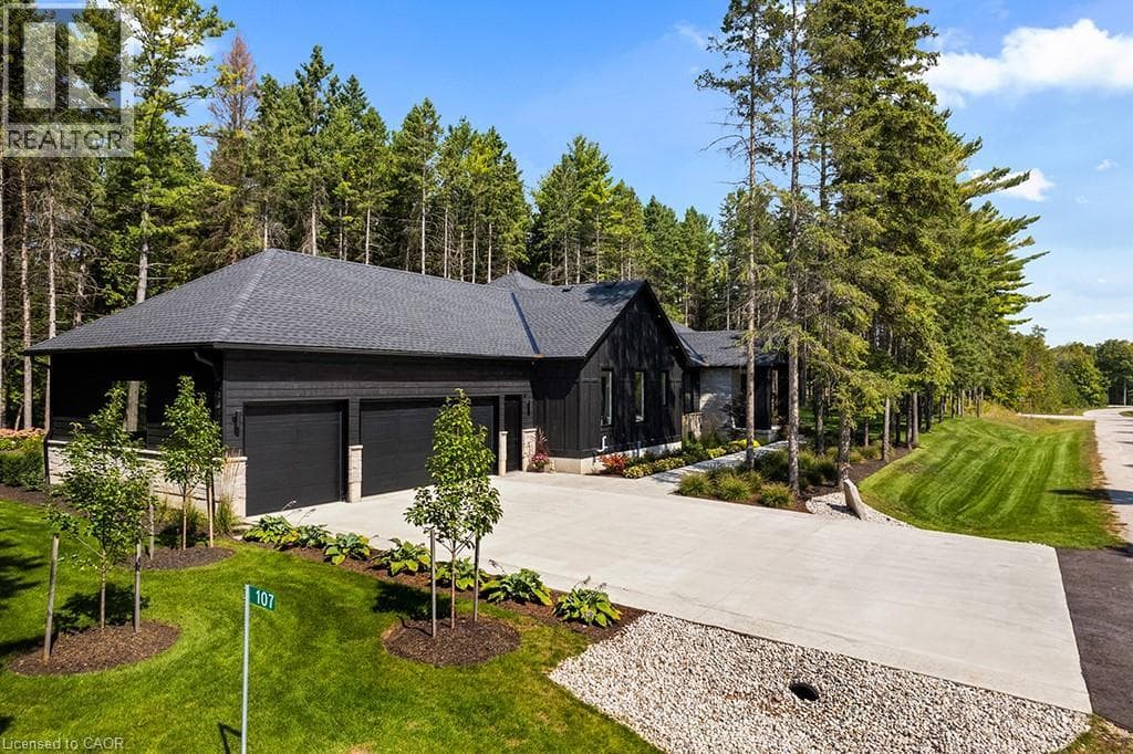 107 LOUISE CREEK Crescent — photo 2