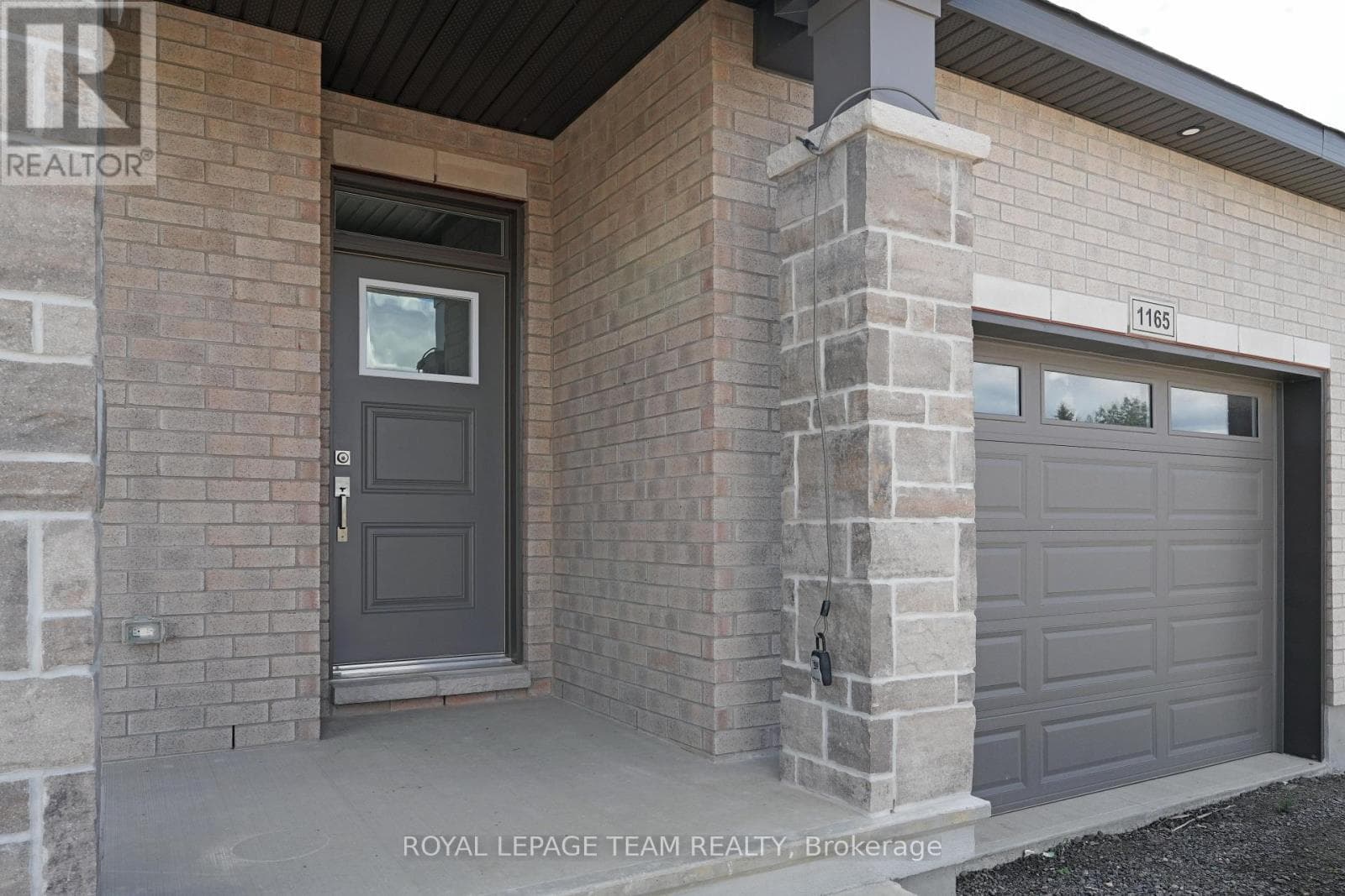 1165 POTTER DRIVE — photo 2