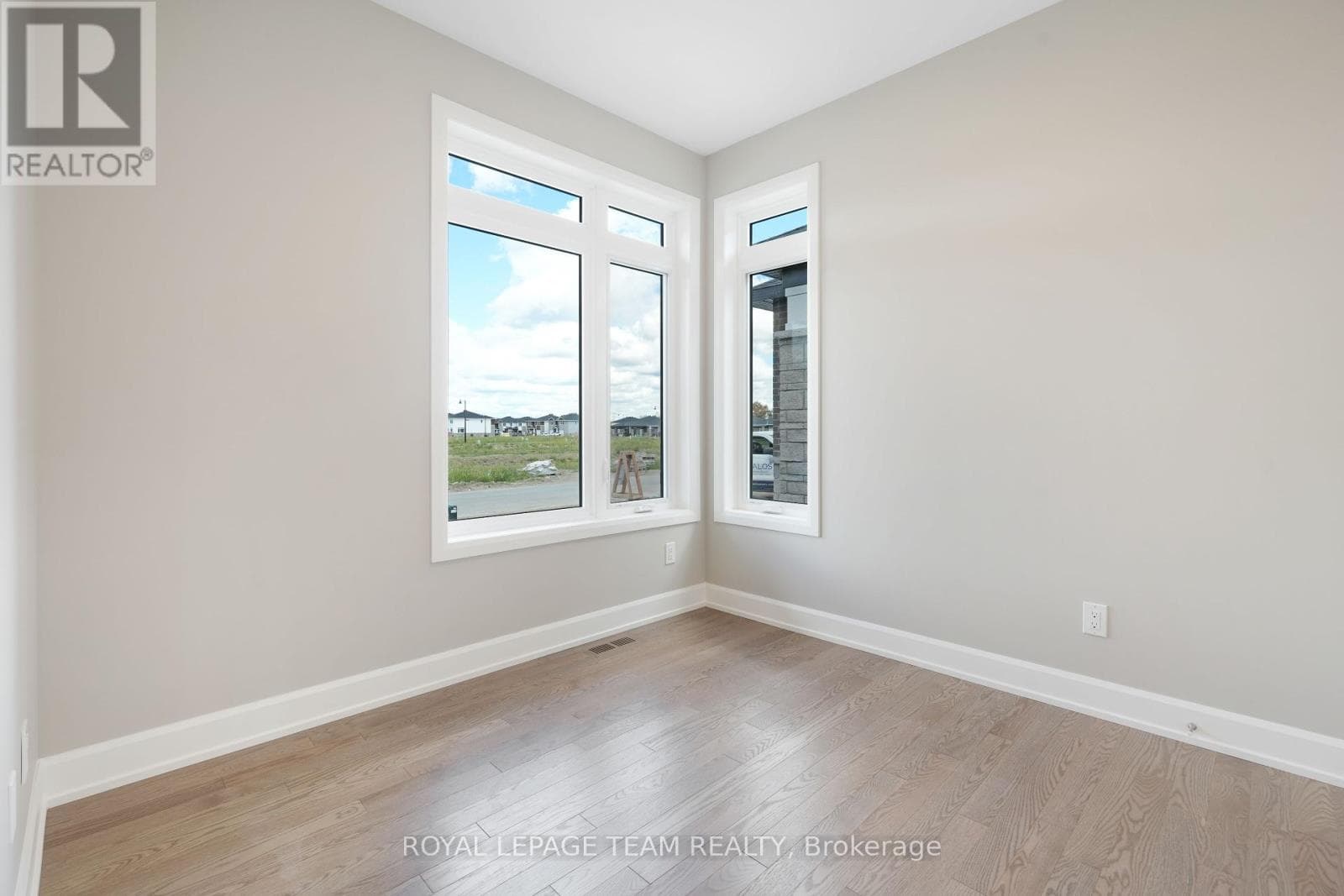 1165 POTTER DRIVE — photo 4