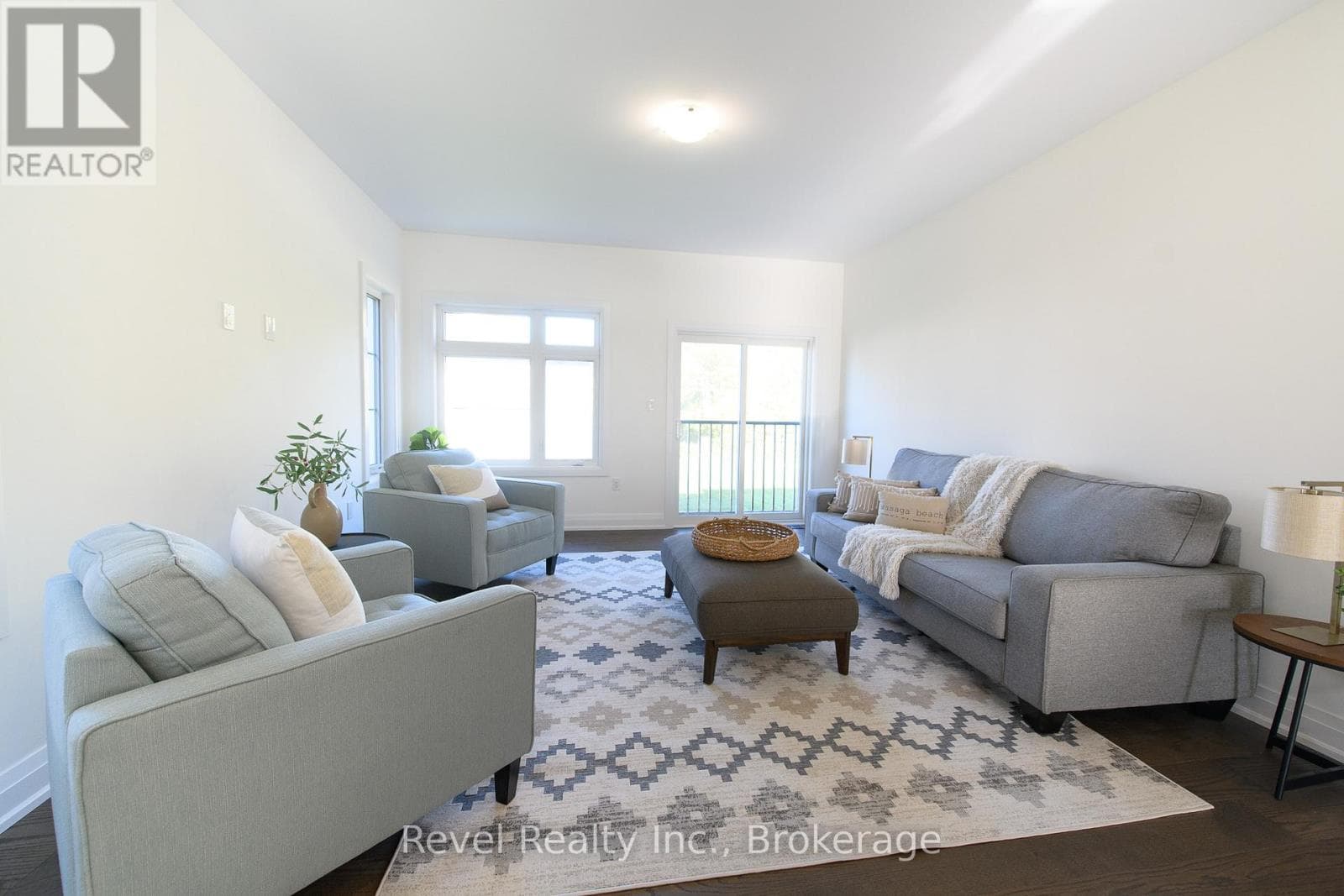 43 JOANNE CRESCENT — photo 3