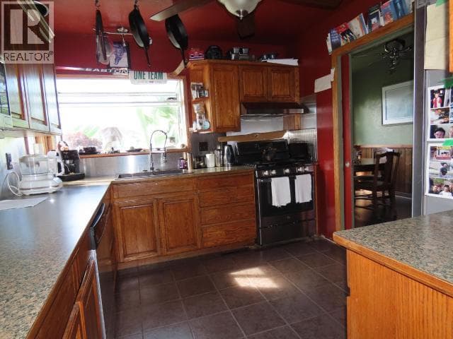4538 MICHIGAN AVENUE, Powell River — photo 2