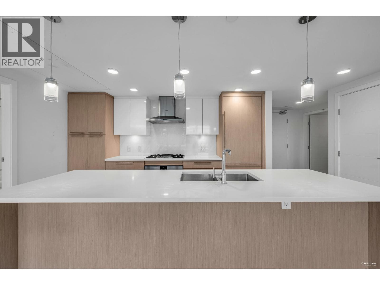 303 5077 CAMBIE STREET, Greater Vancouver — photo 2