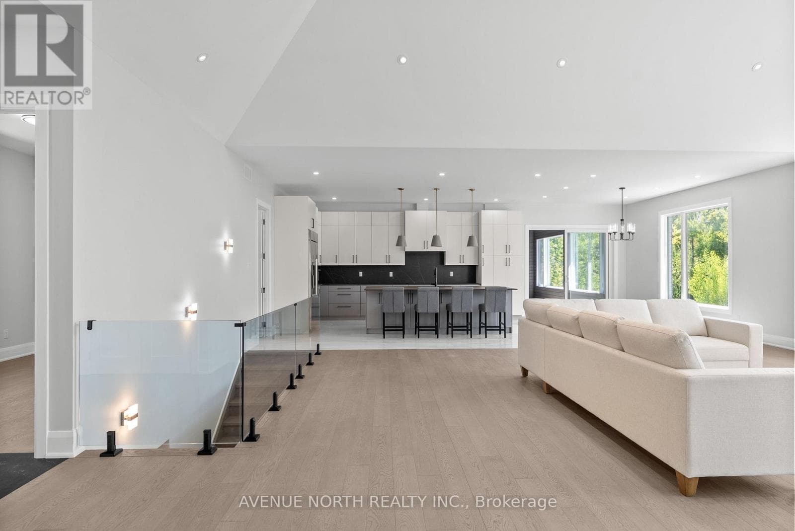 135 CHERRYHILL DRIVE — photo 5