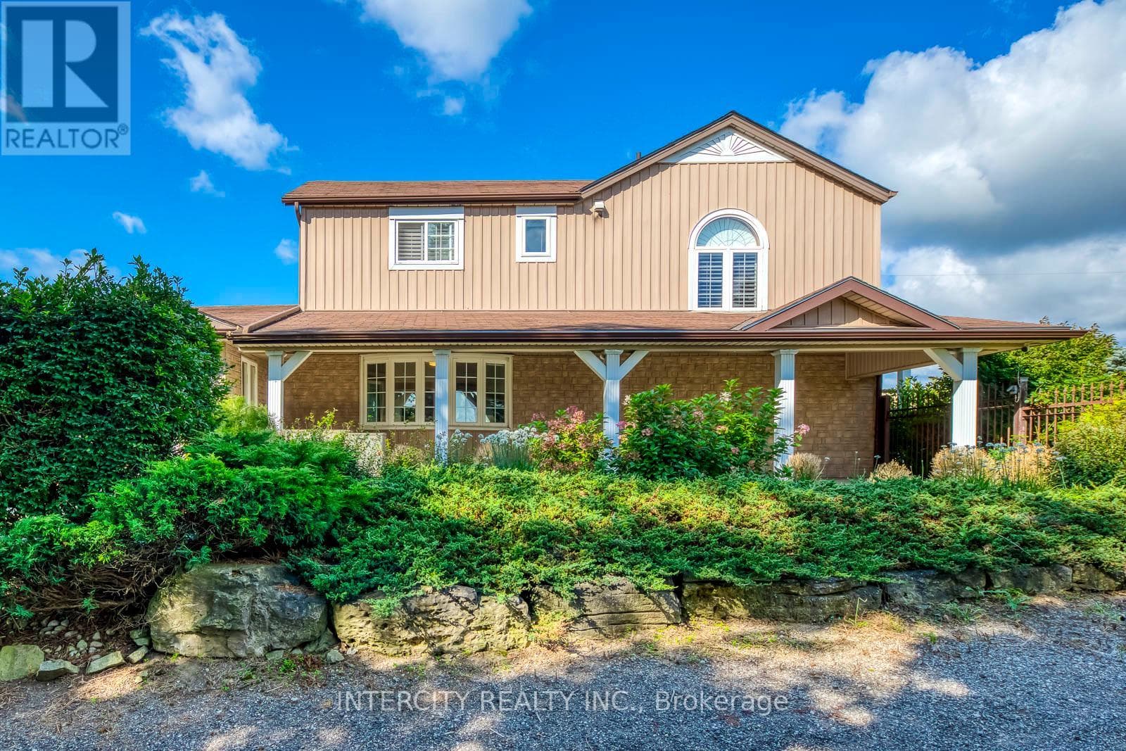 2764 GOVERNOR'S ROAD in Copetown East