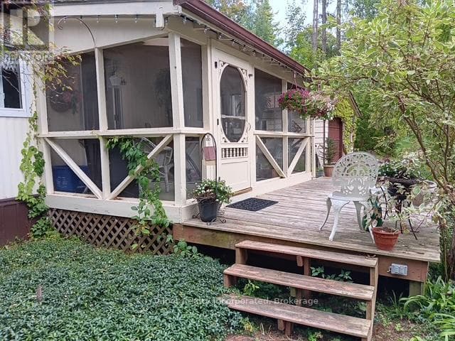 213 CHESTNUT DRIVE S, OnePoint — photo 3