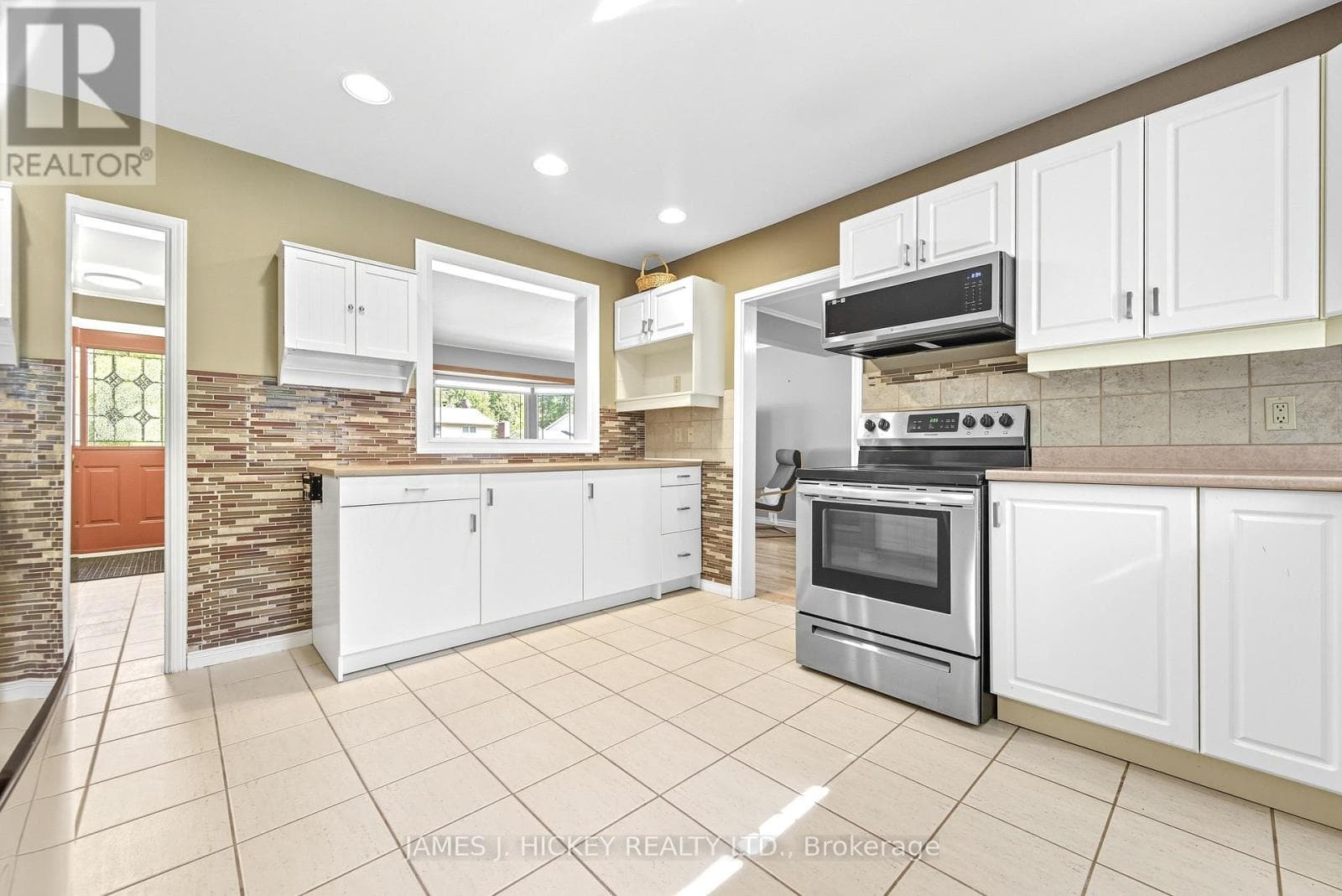 119 FRONTENAC CRESCENT, Renfrew County — photo 5