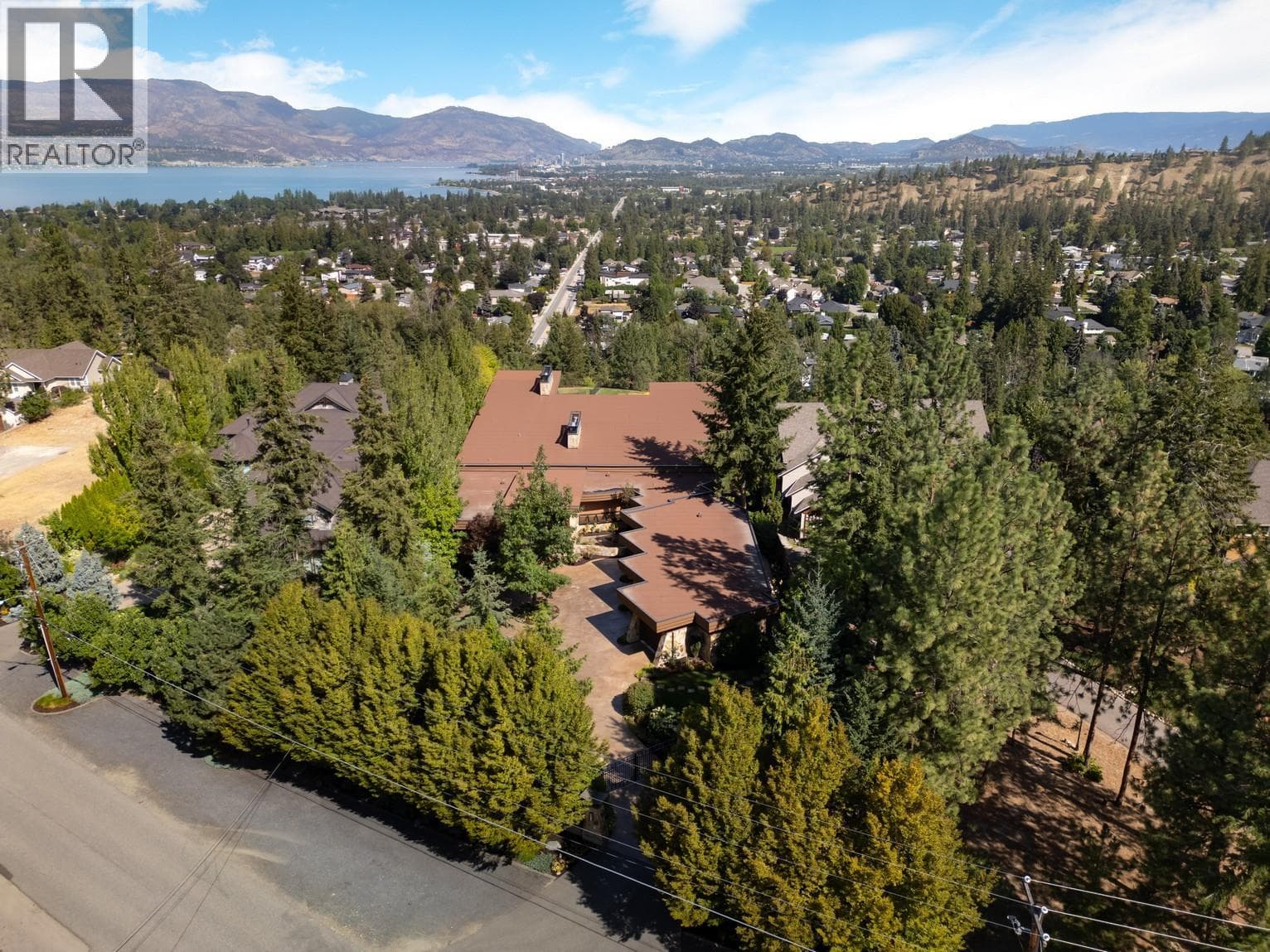 704 BARNABY ROAD, Interior REALTORS® — photo 5