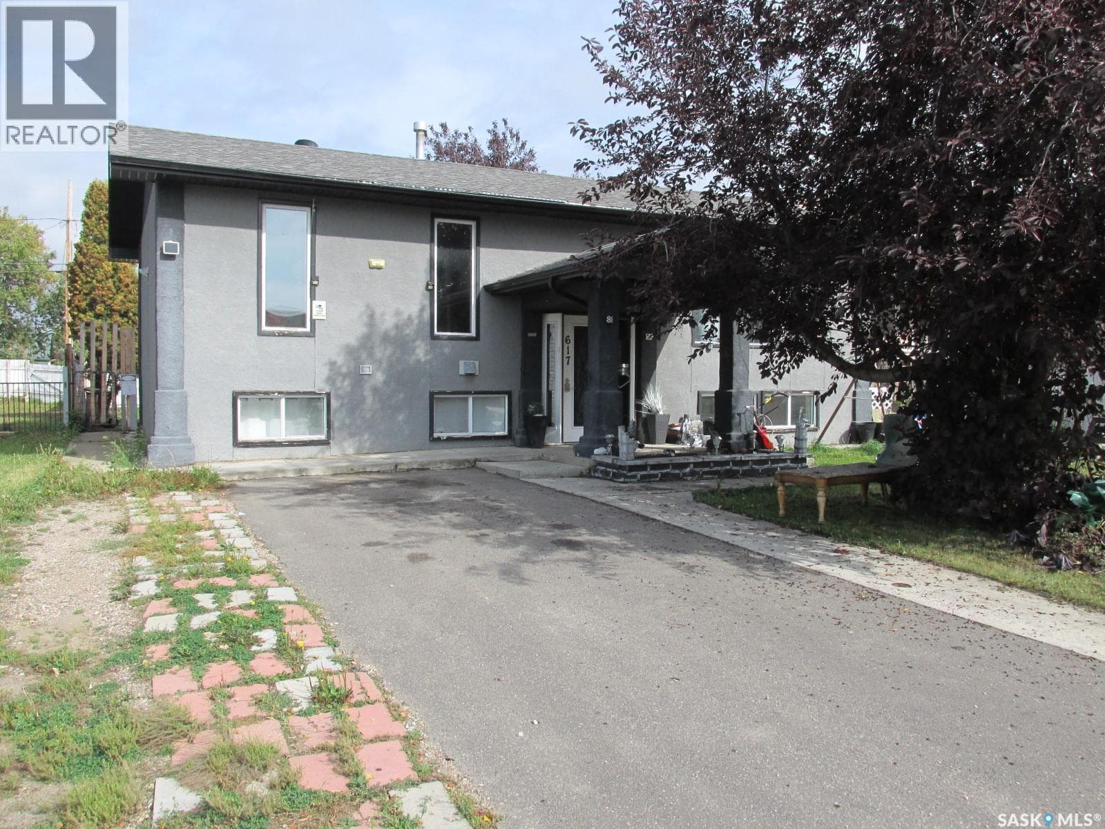 617 8TH AVENUE WEST in 