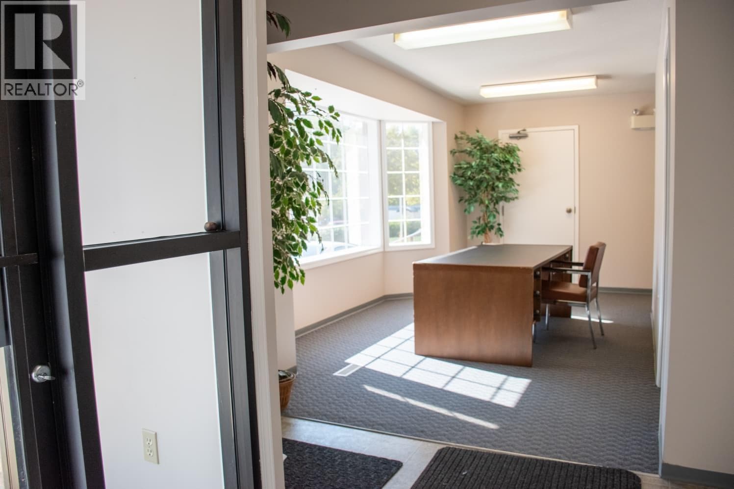 834 THOMPSON AVENUE, Interior REALTORS® — photo 2