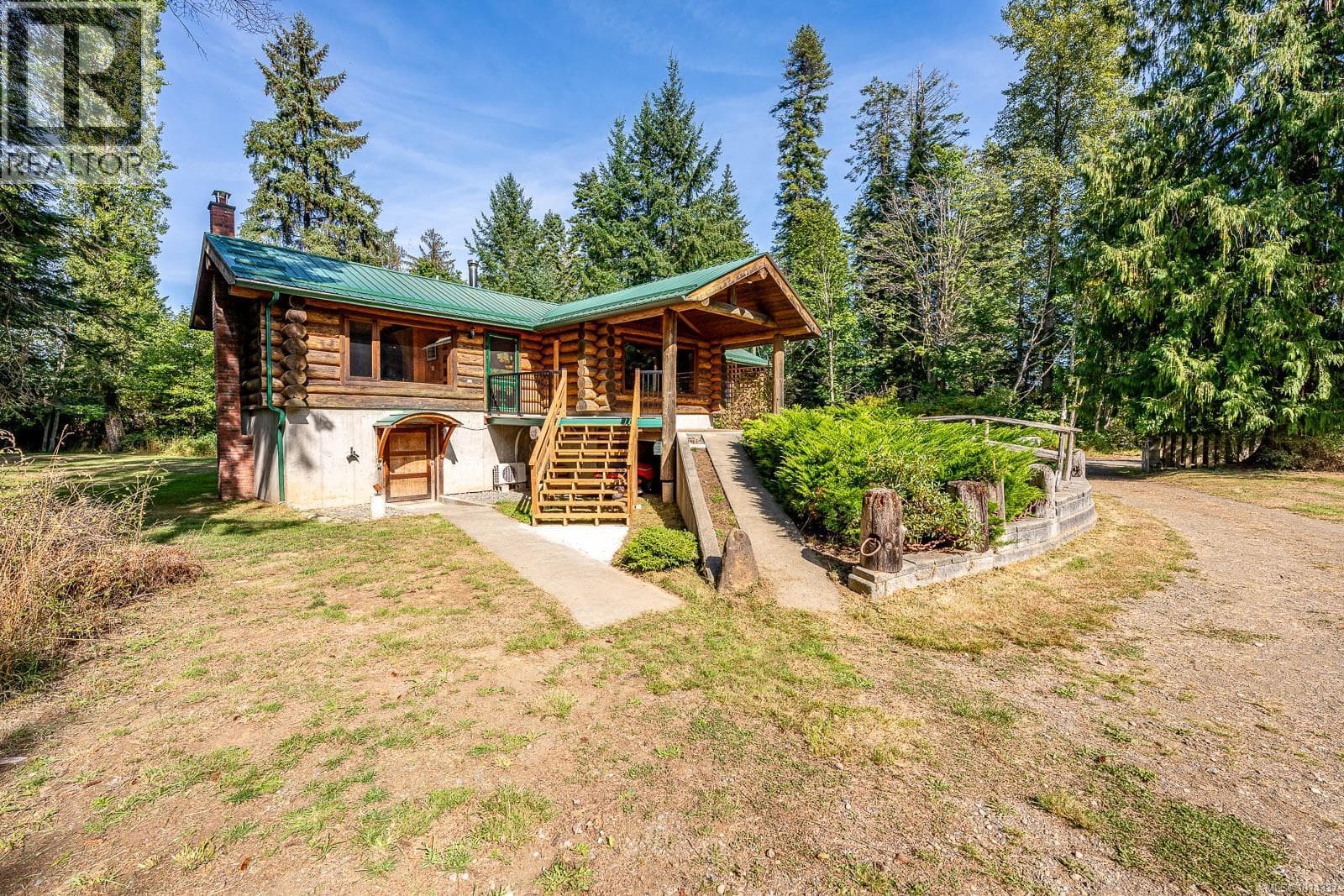 4867 LORNA LANE, Vancouver Island — photo 2
