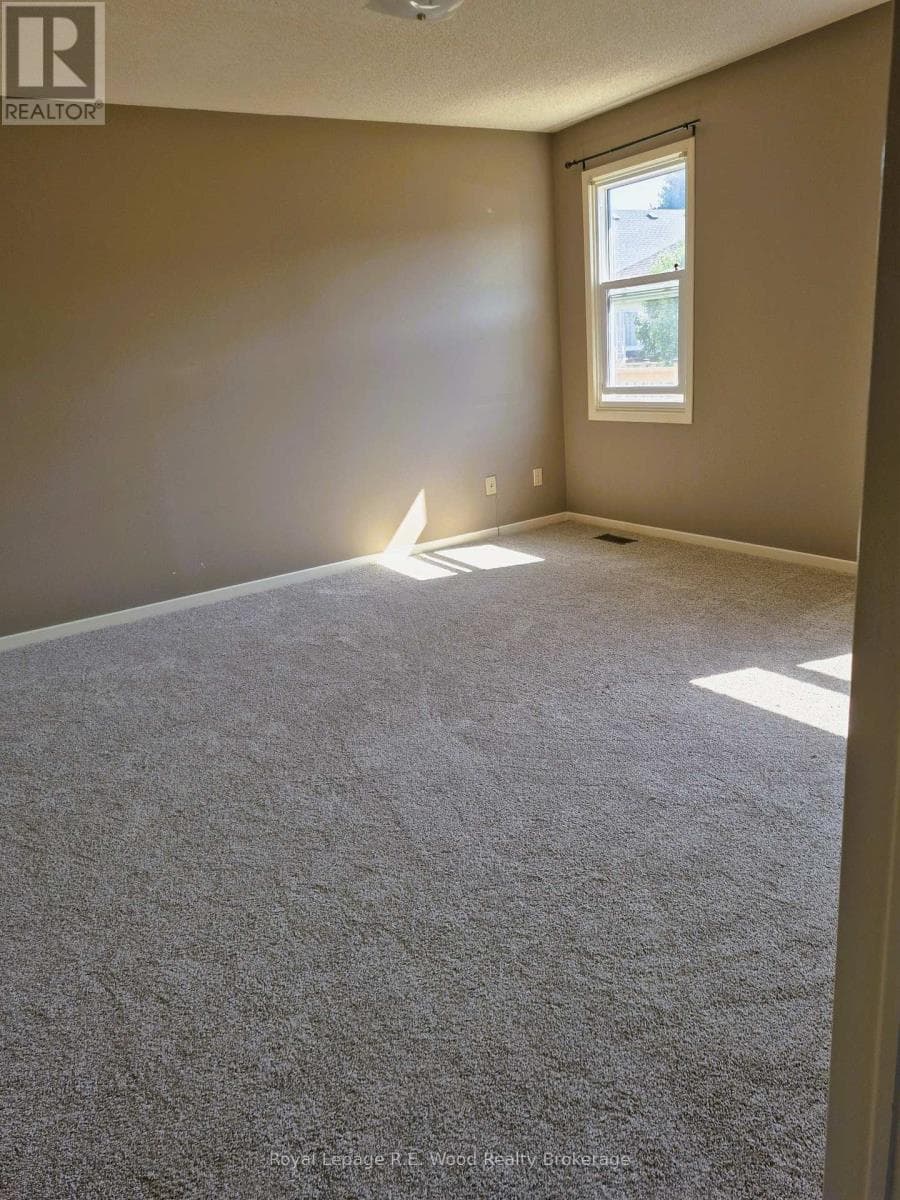 58 HAWKINS CRESCENT, Woodstock-Ingersoll-Tillsonburg — photo 2