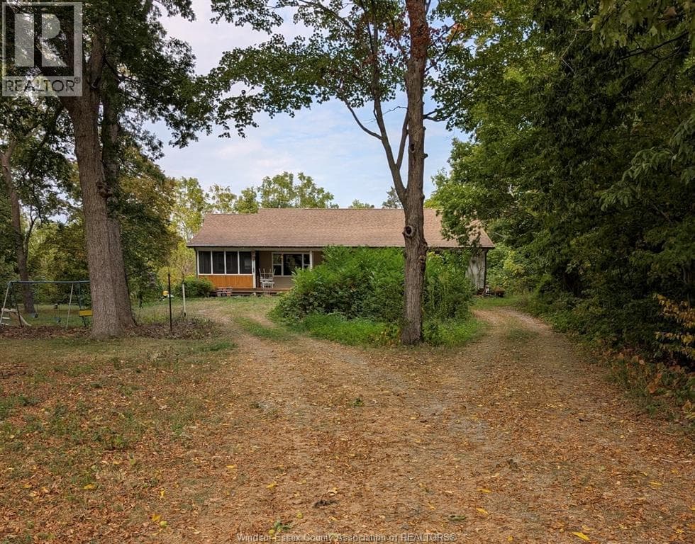 761 East West ROAD, Windsor — photo 2