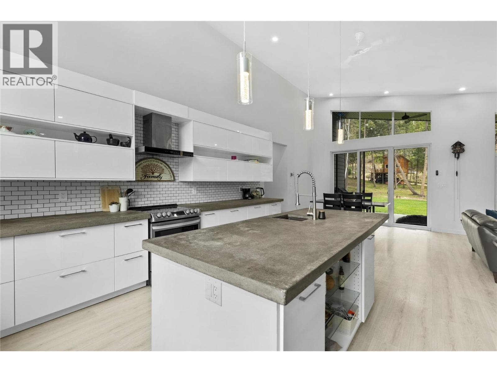 4472 POWER ROAD, Interior REALTORS® — photo 5