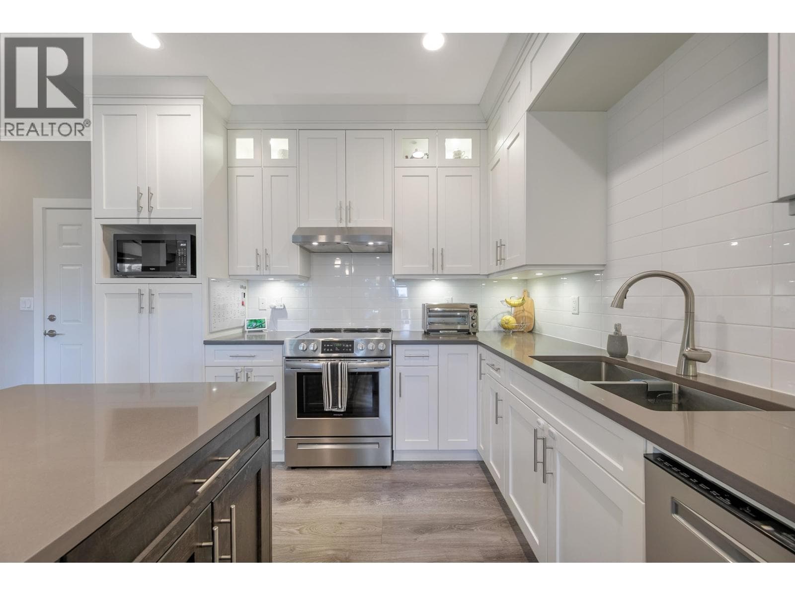 48 11252 COTTONWOOD DRIVE — photo 3