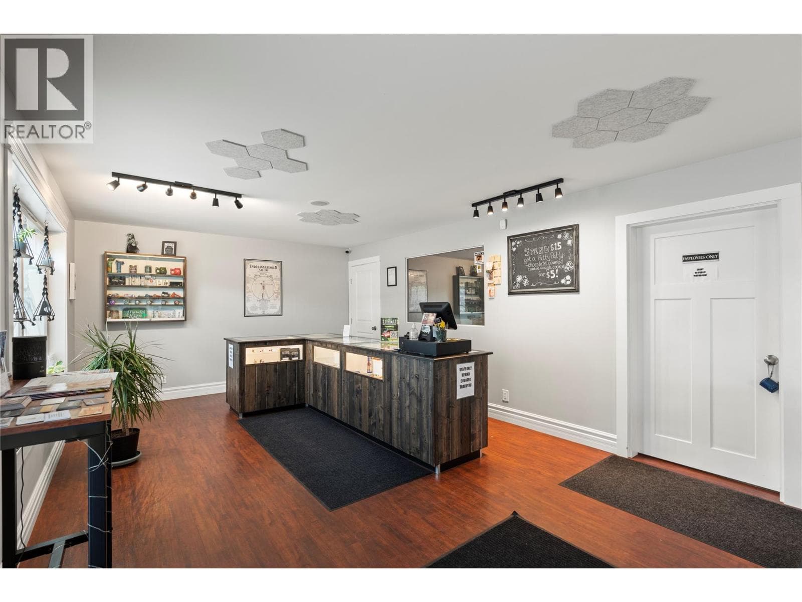 5661 HIGHWAY 97, Interior REALTORS® — photo 4