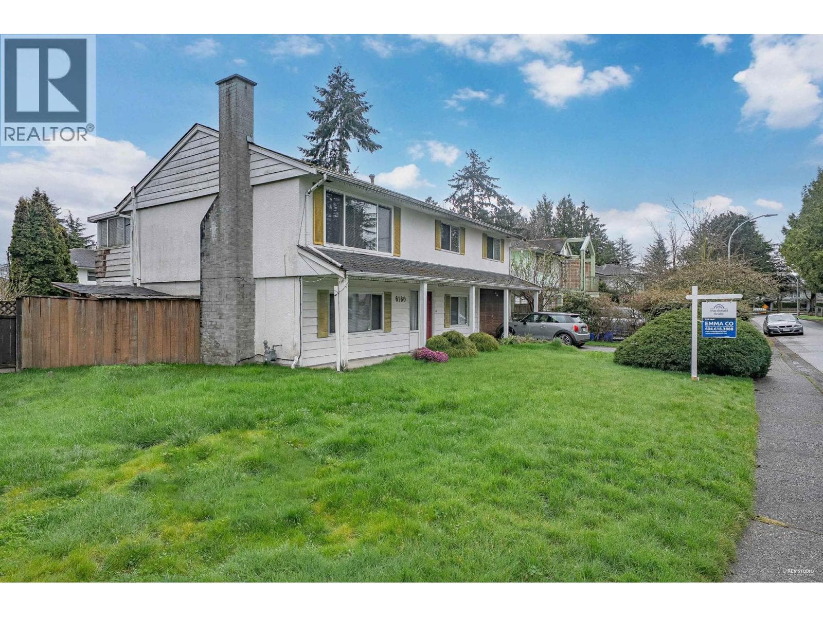 6160 REDFERN CRESCENT — photo 3