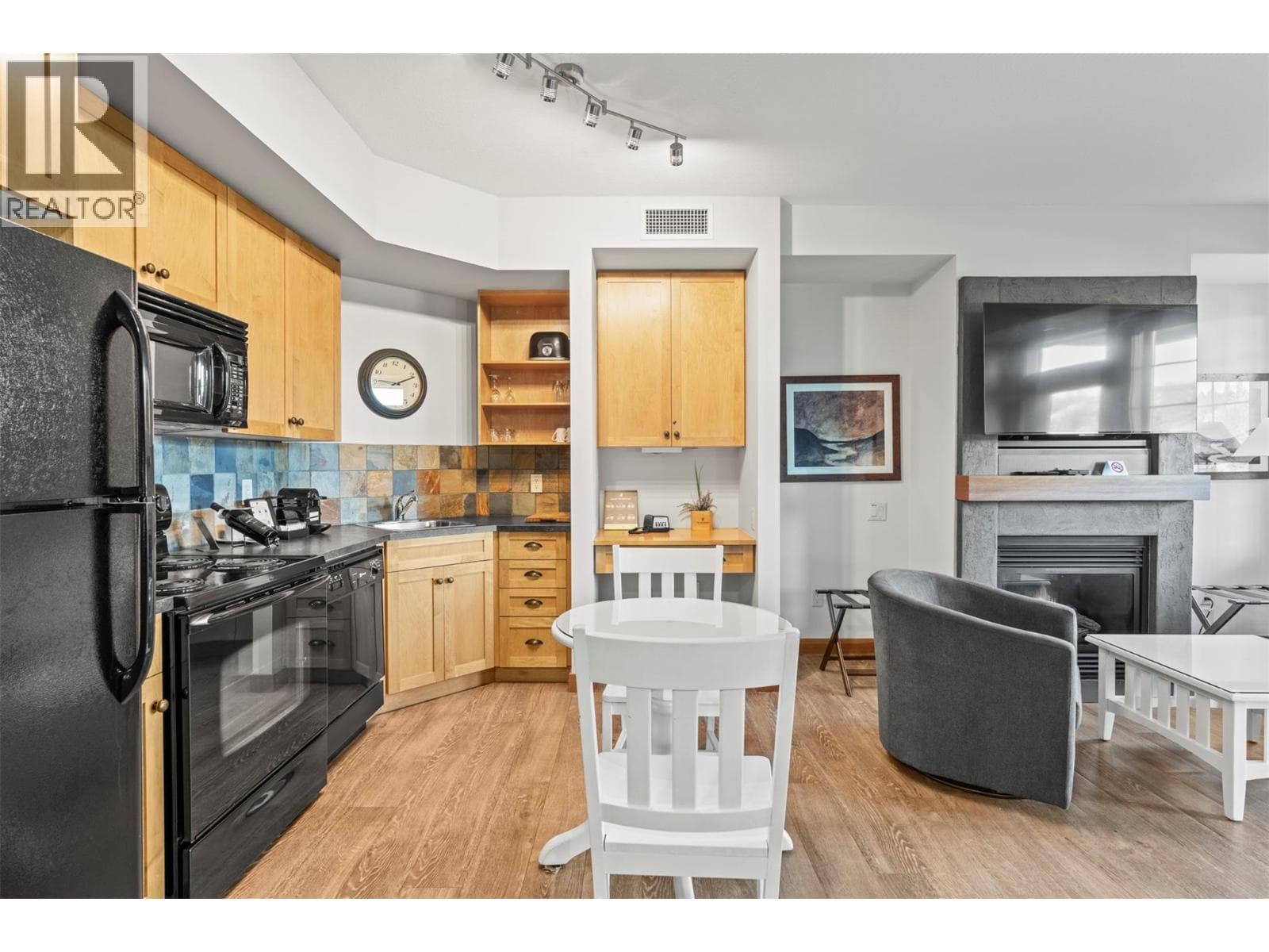 105 VILLAGE MALL COURT UNIT 321 in 
