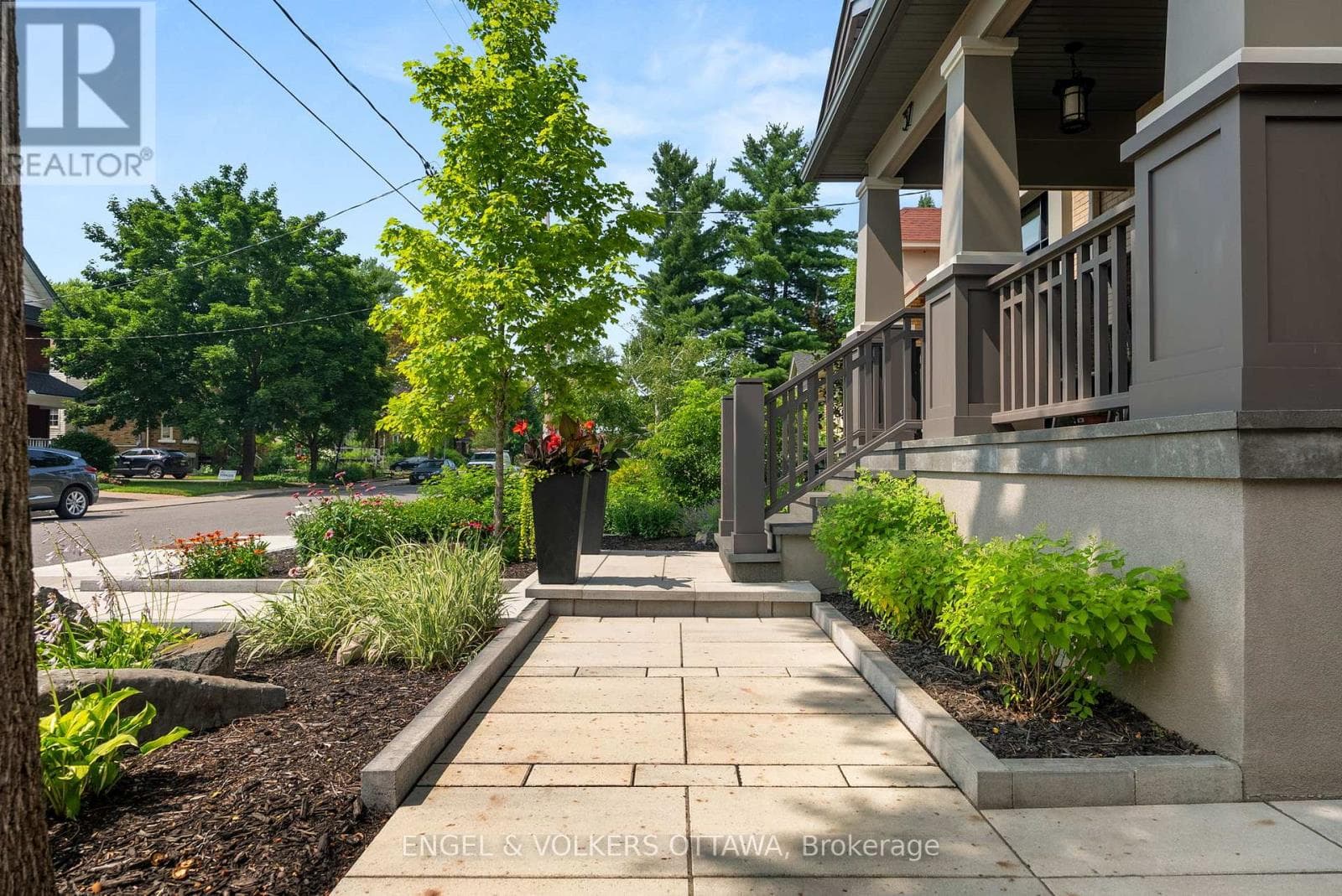 37 CLARENDON AVENUE — photo 2