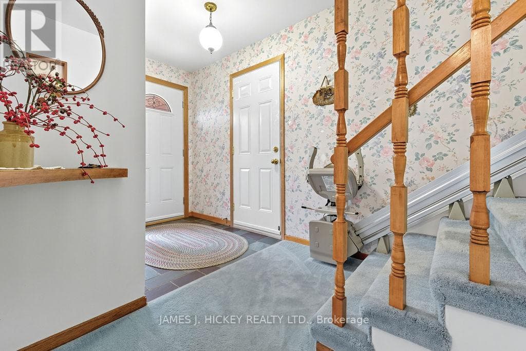 116 FRONTENAC CRESCENT, Renfrew County — photo 2