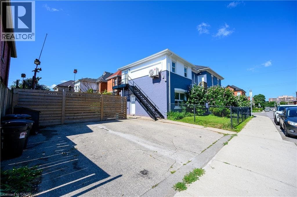 262 ROBERT STREET — photo 2