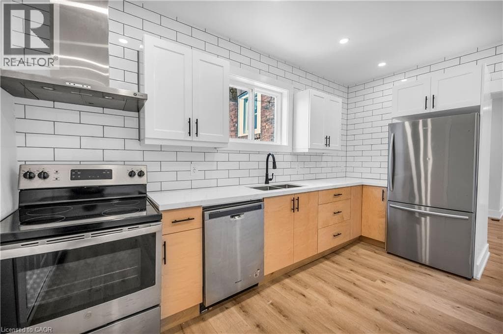 262 ROBERT STREET — photo 4