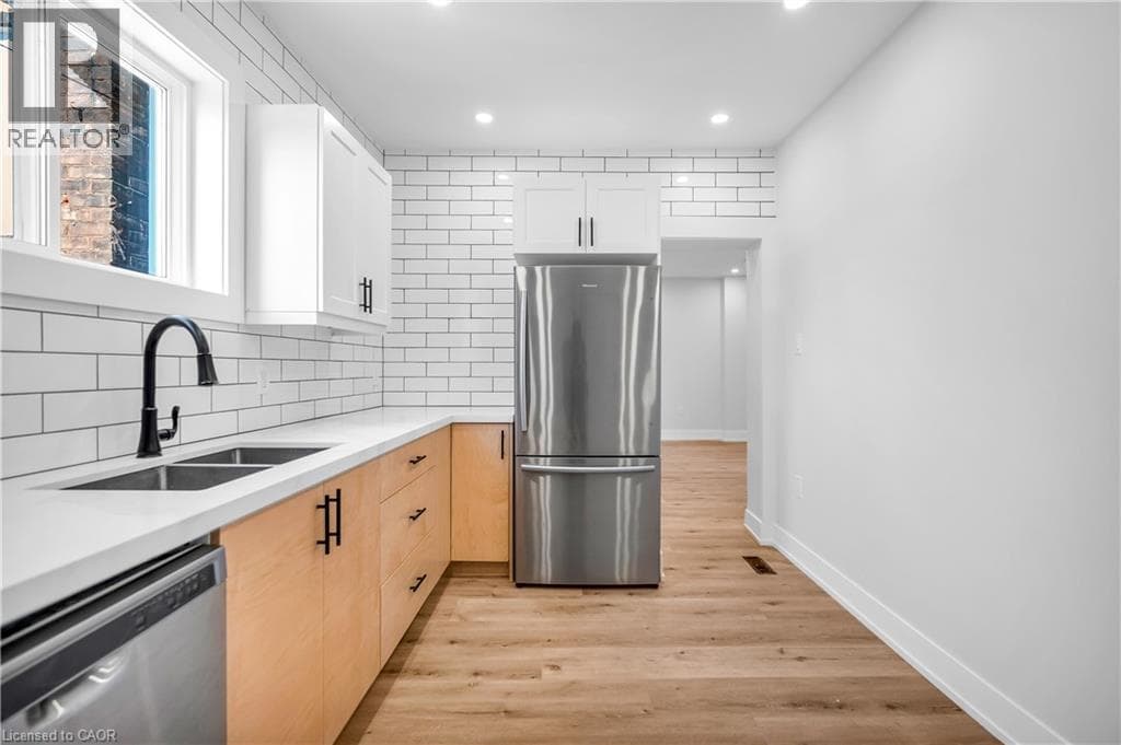 262 ROBERT STREET — photo 5
