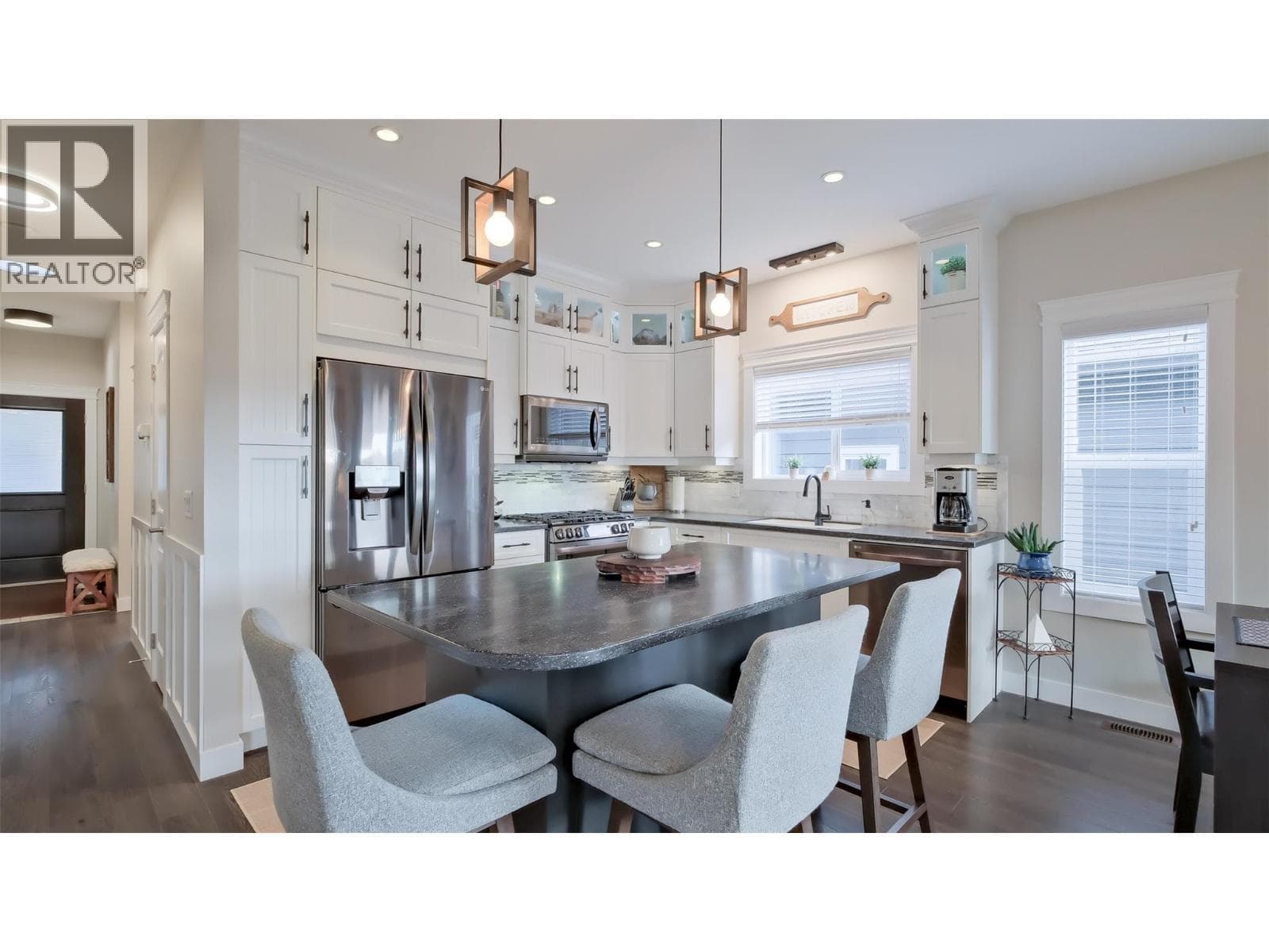 2084 CLOVER DRIVE, Interior REALTORS® — photo 3