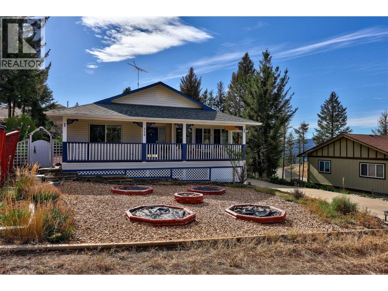 320 LINDEN ROAD — photo 3