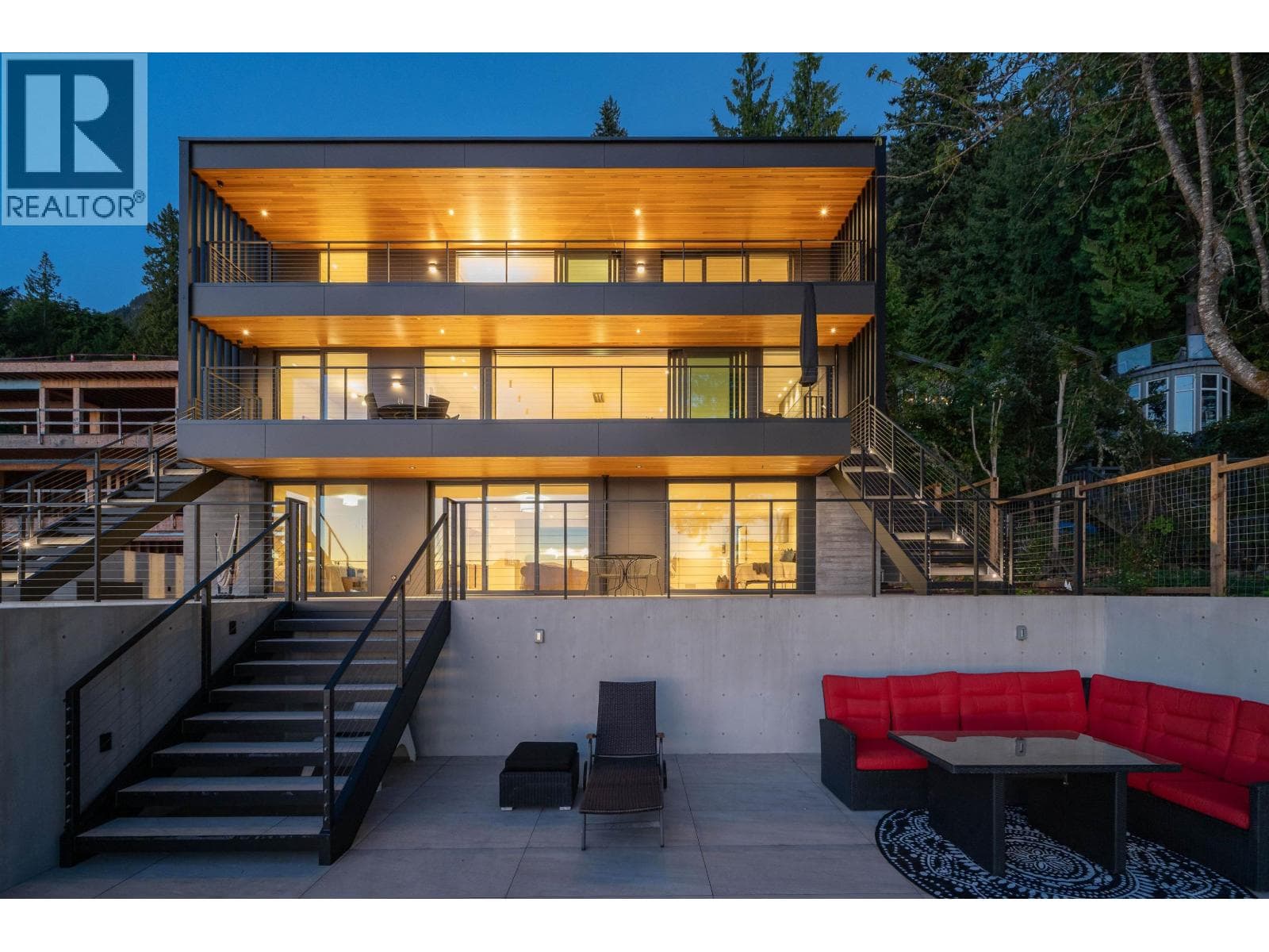 8885 LAWRENCE WAY, Greater Vancouver — photo 2