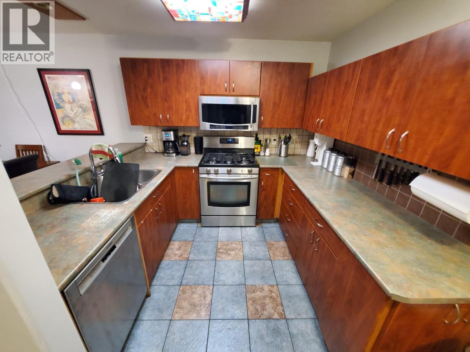 2160 SUN PEAKS ROAD UNIT 3, Interior REALTORS® — photo 2