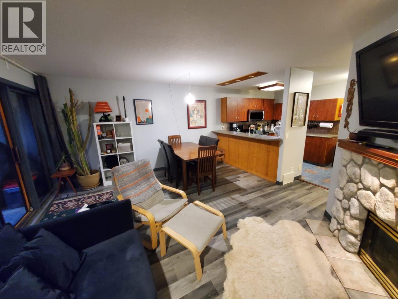 2160 SUN PEAKS ROAD UNIT 3, Interior REALTORS® — photo 5
