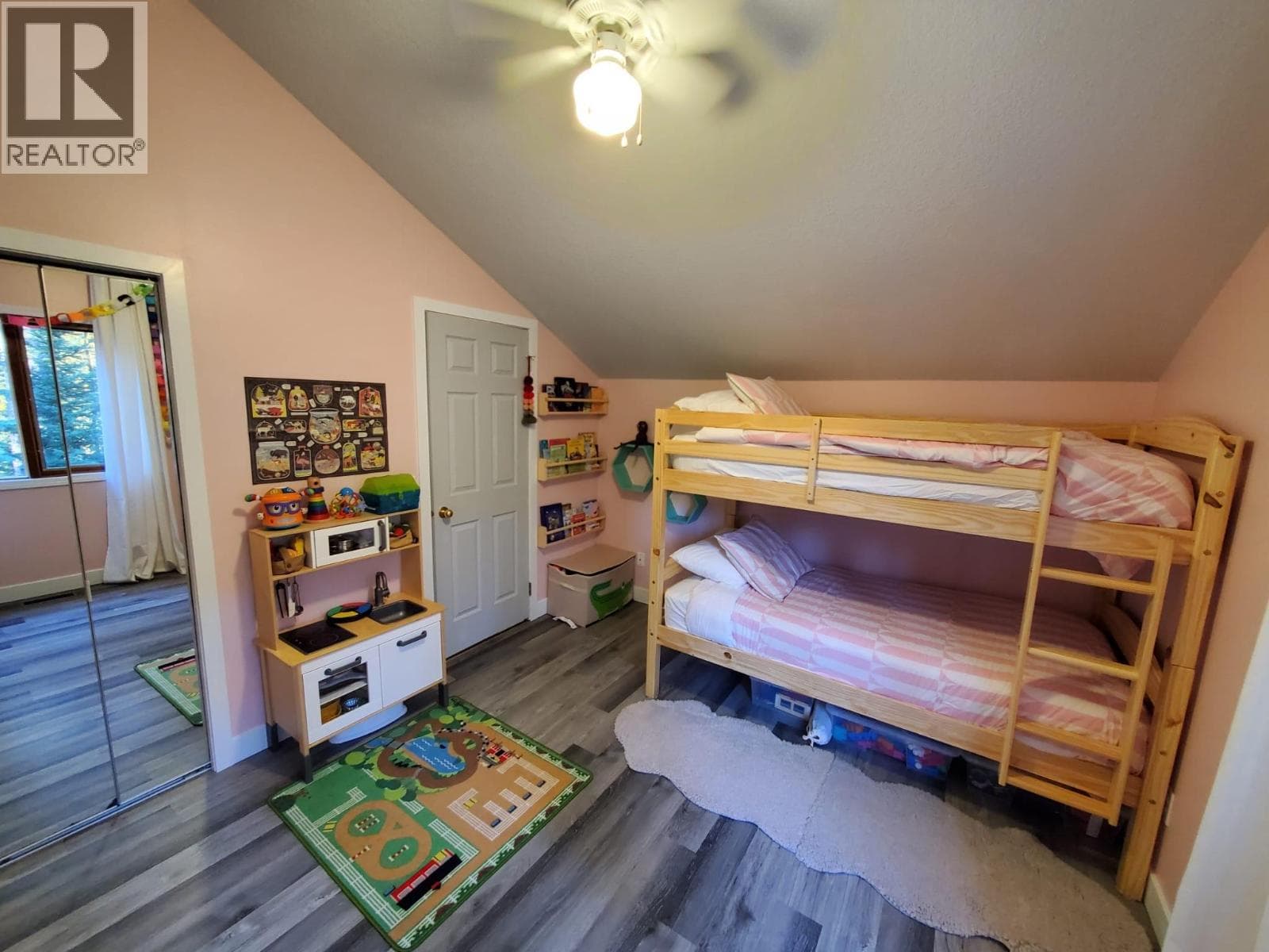 2160 SUN PEAKS ROAD UNIT 3, Interior REALTORS® — photo 4