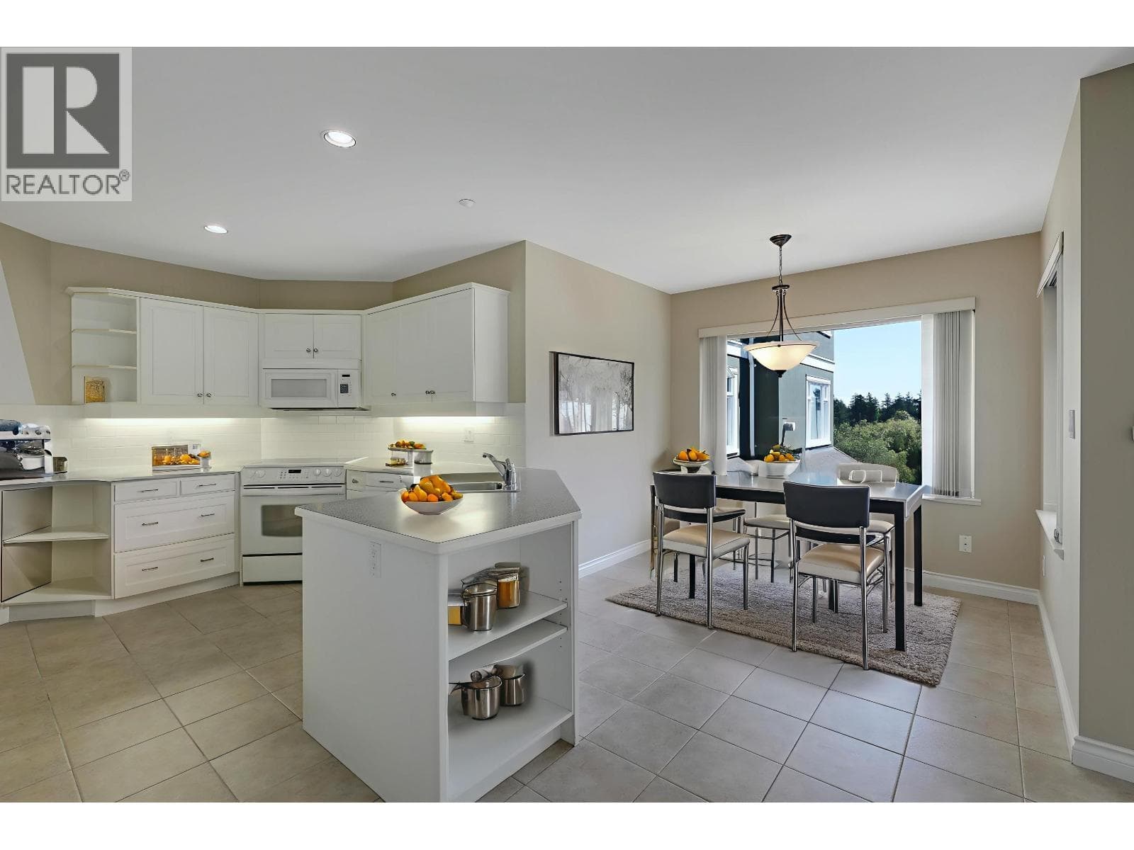 301 1330 HUNTER ROAD — photo 4