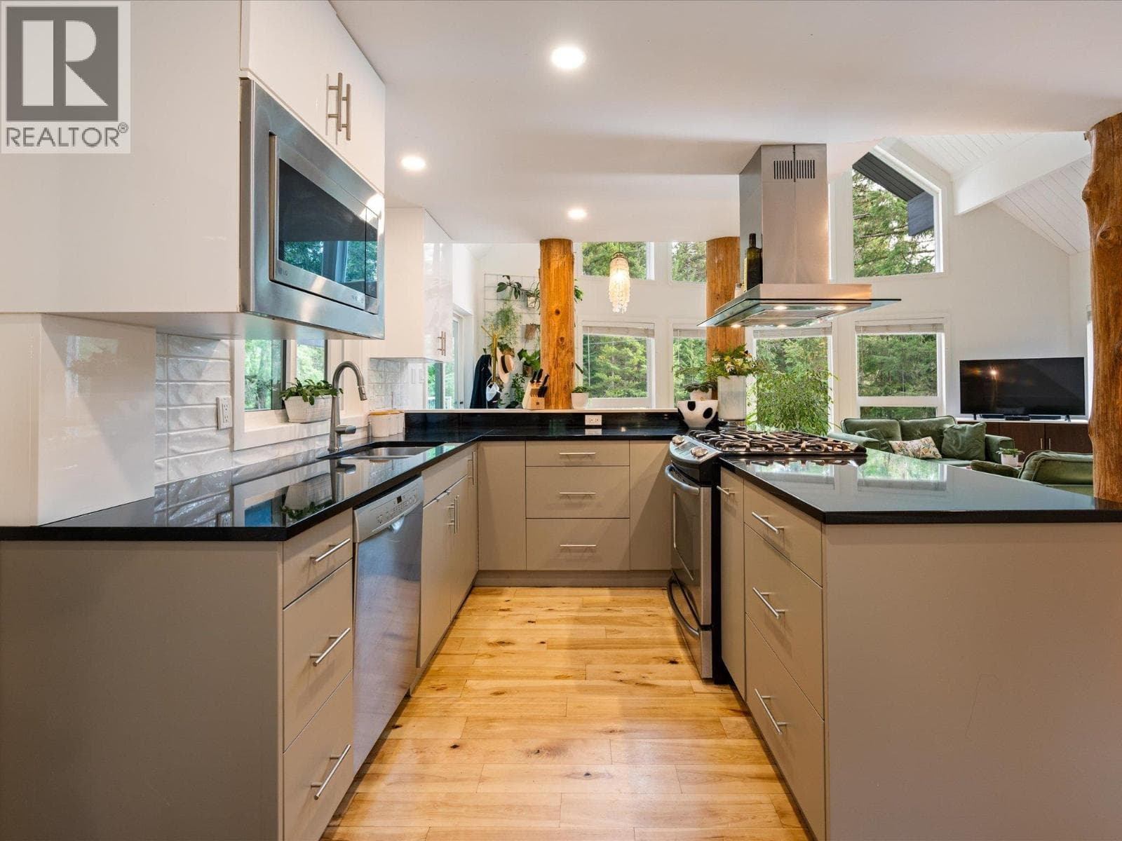 16 GARIBALDI DRIVE, Greater Vancouver — photo 4