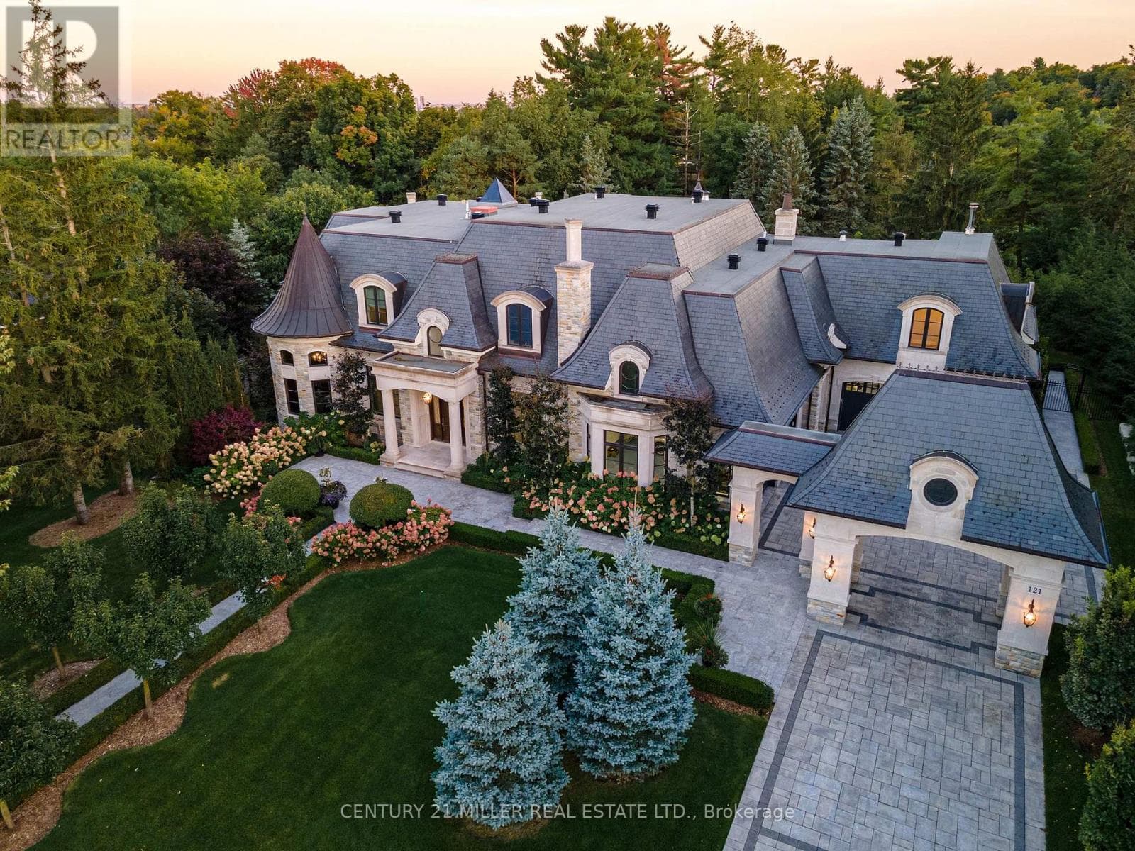 121 REBECCA COURT in Around Maple