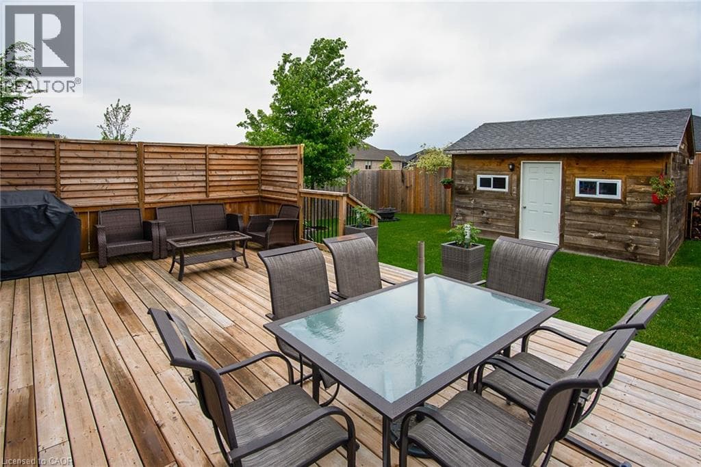 102 FORBES CRESCENT — photo 3