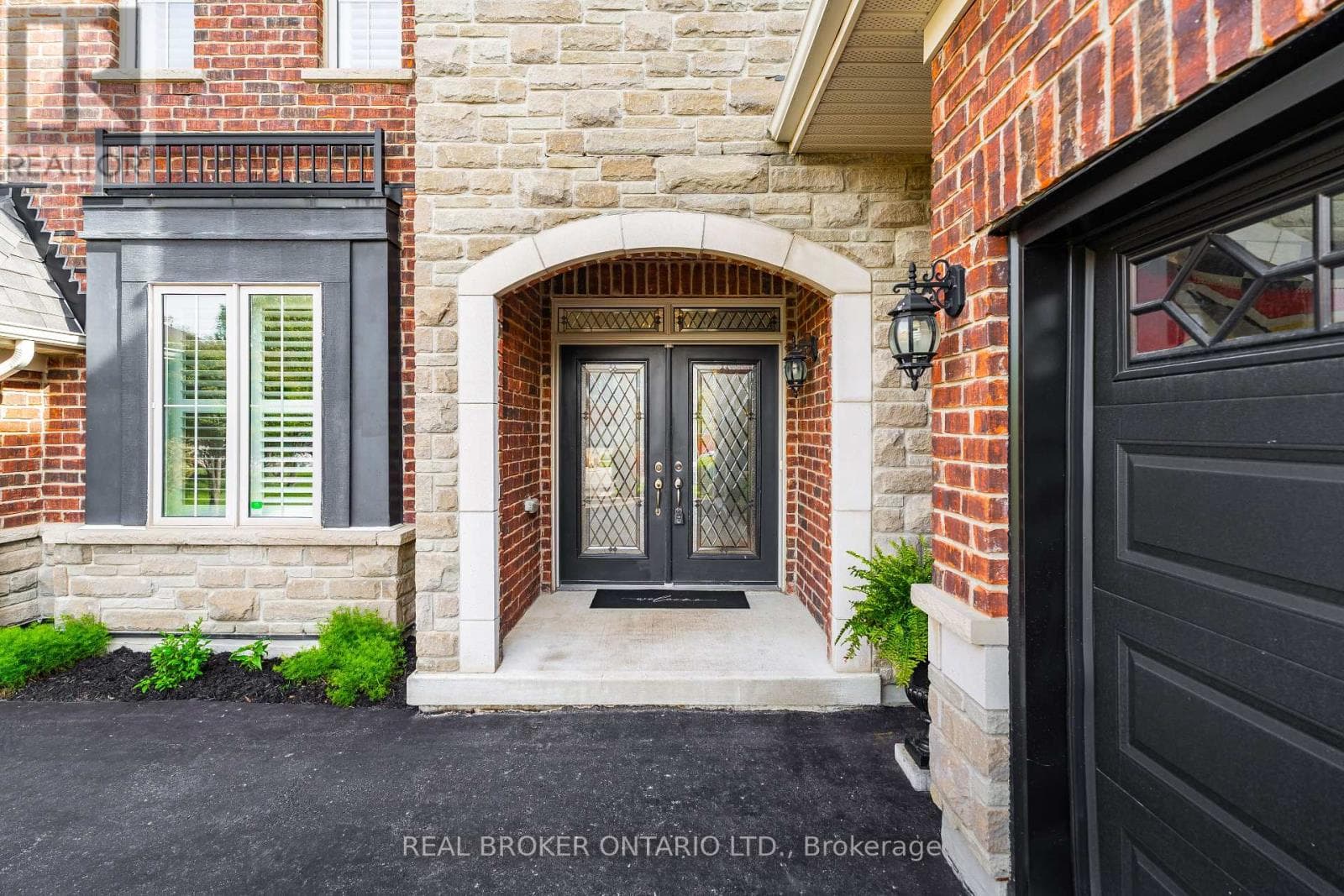 35 KETCHUM STREET — photo 4