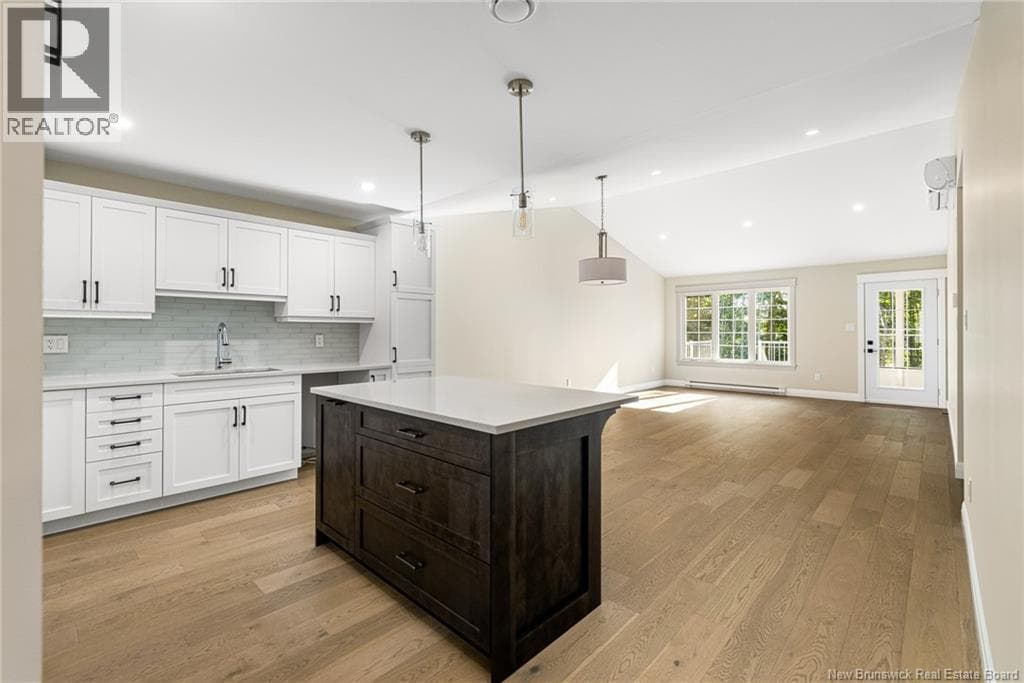 45 PICARDIE CRESCENT — photo 4