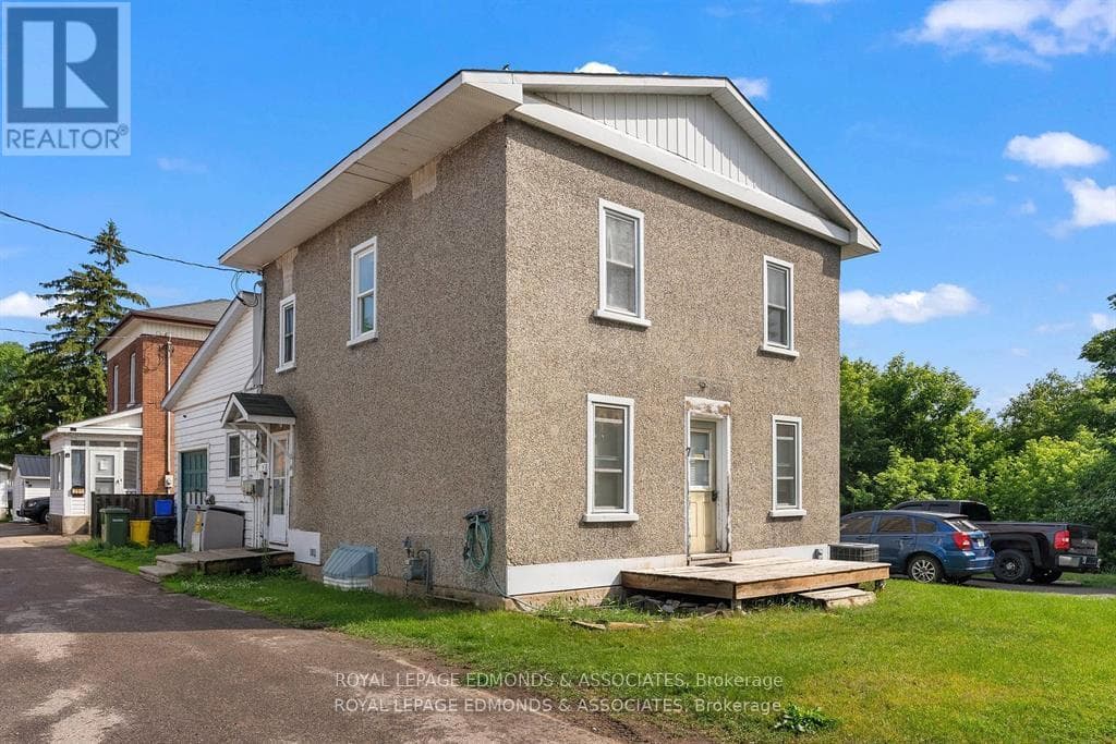 7 ISABELLA STREET, Renfrew County — photo 2