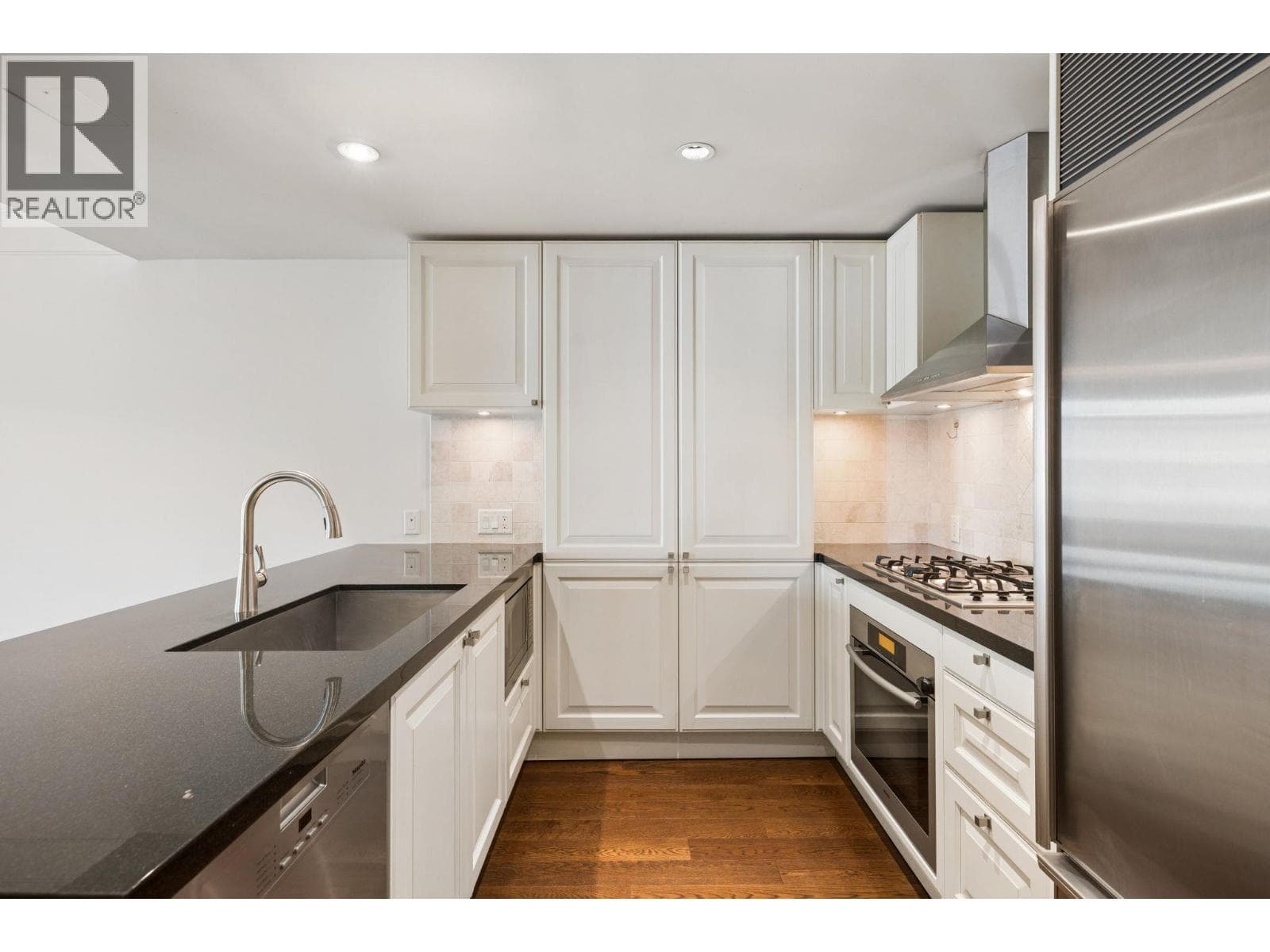 300 533 WATERS EDGE CRESCENT, Greater Vancouver — photo 5