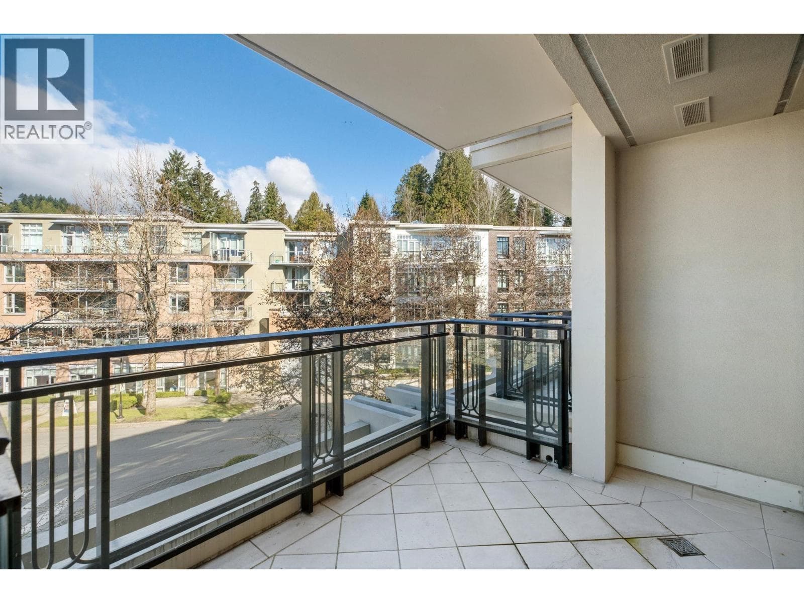 300 533 WATERS EDGE CRESCENT, Greater Vancouver — photo 2