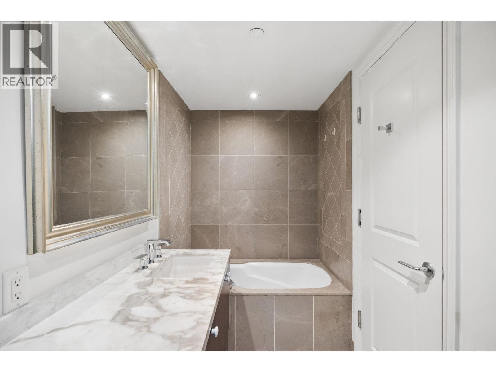 300 533 WATERS EDGE CRESCENT, Greater Vancouver — photo 3