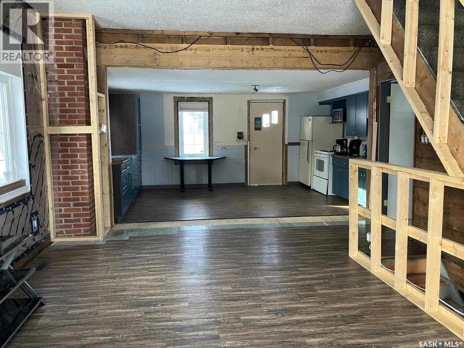 900 1st STREET W in 