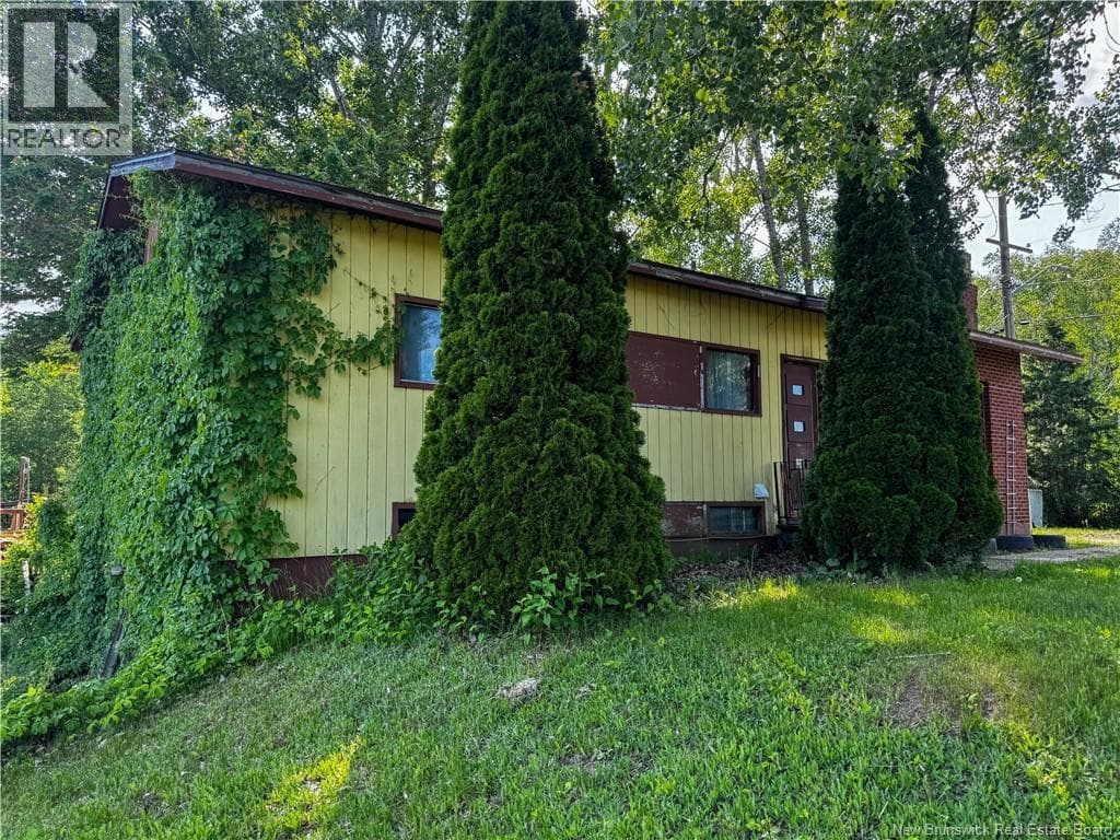5 GREEN BELT LANE, New Brunswick — photo 2